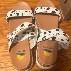 Maui Island brand new (with box) cow print wedged sandals